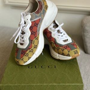 - GUCCI Men’s Sneakers size 8 MENS